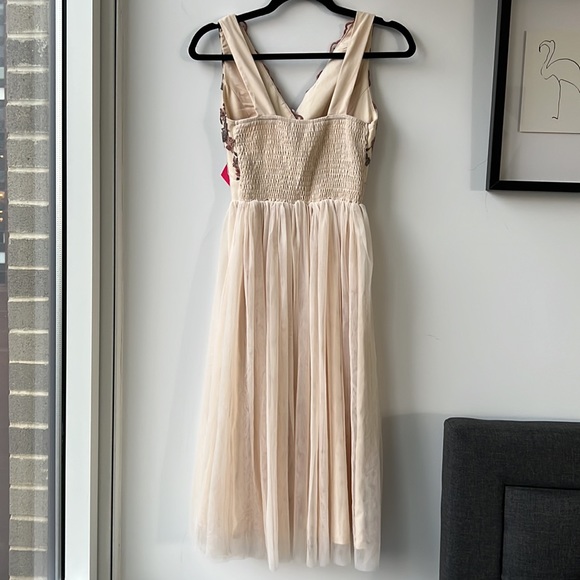 ASOS Petite Floral Midi Dress | Size: 2 | Color: Beige NWT - Picture 12 of 16